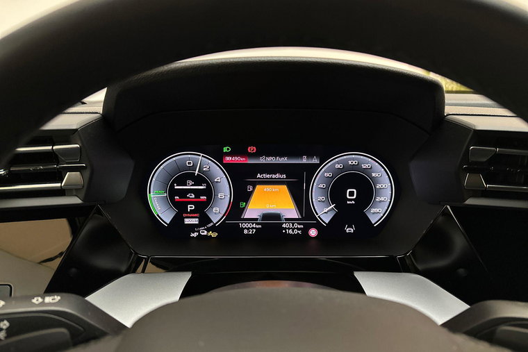 Vehicle Image 25