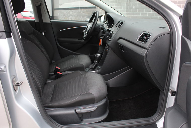 Vehicle Image 9