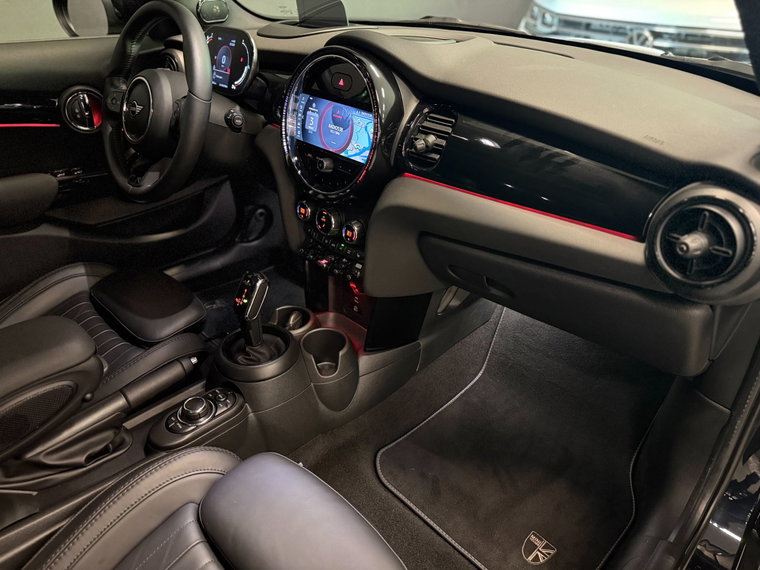 Vehicle Image 28