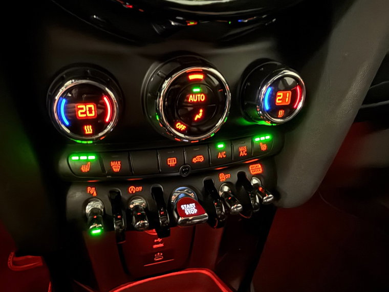 Vehicle Image 34