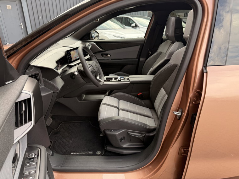 Vehicle Image 48