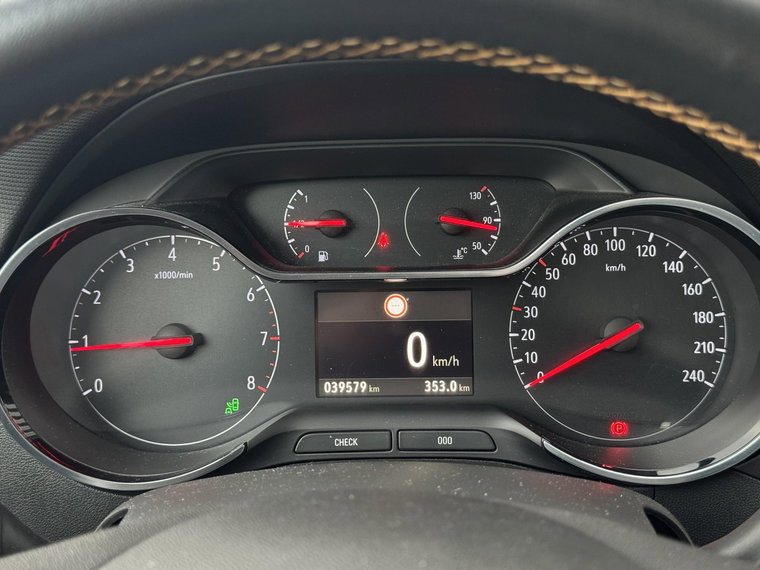 Vehicle Image 35