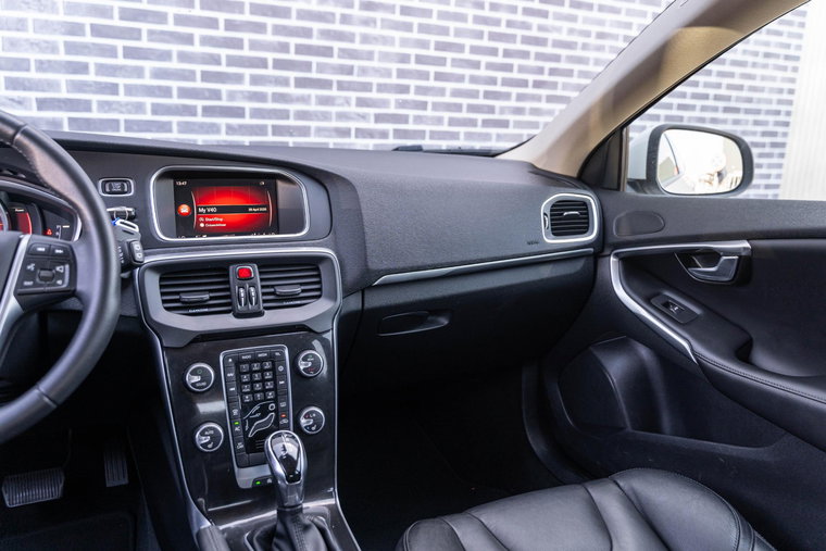 Vehicle Image 32