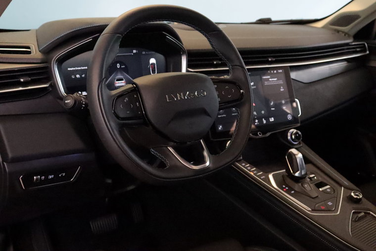 Vehicle Image 9