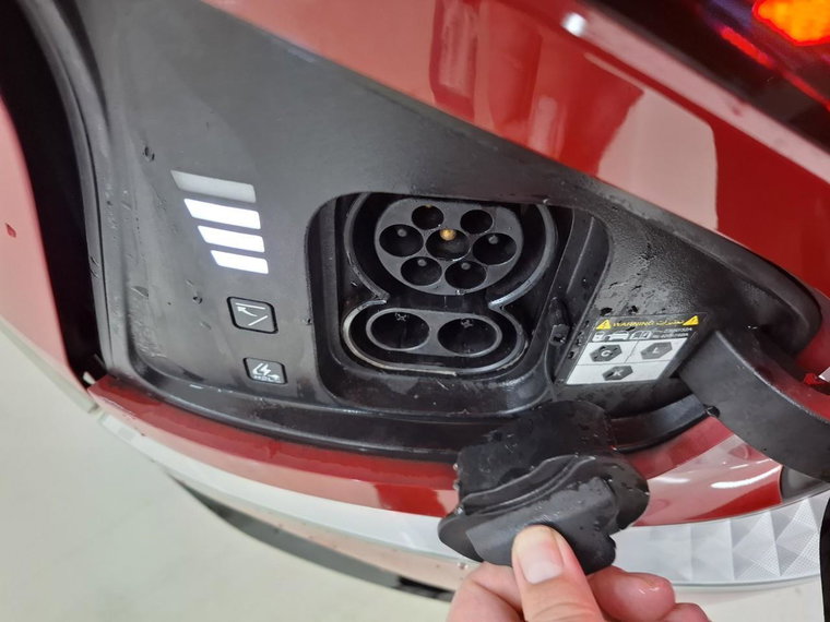 Vehicle Image 14