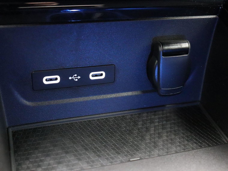 Vehicle Image 33