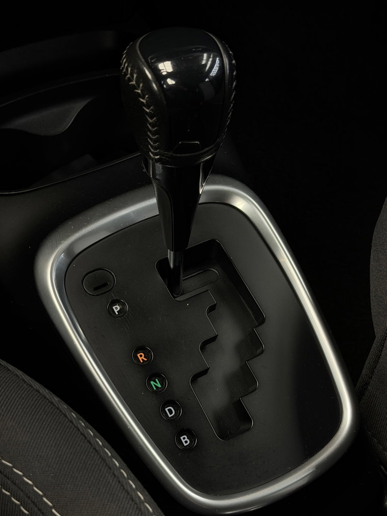 Vehicle Image 16