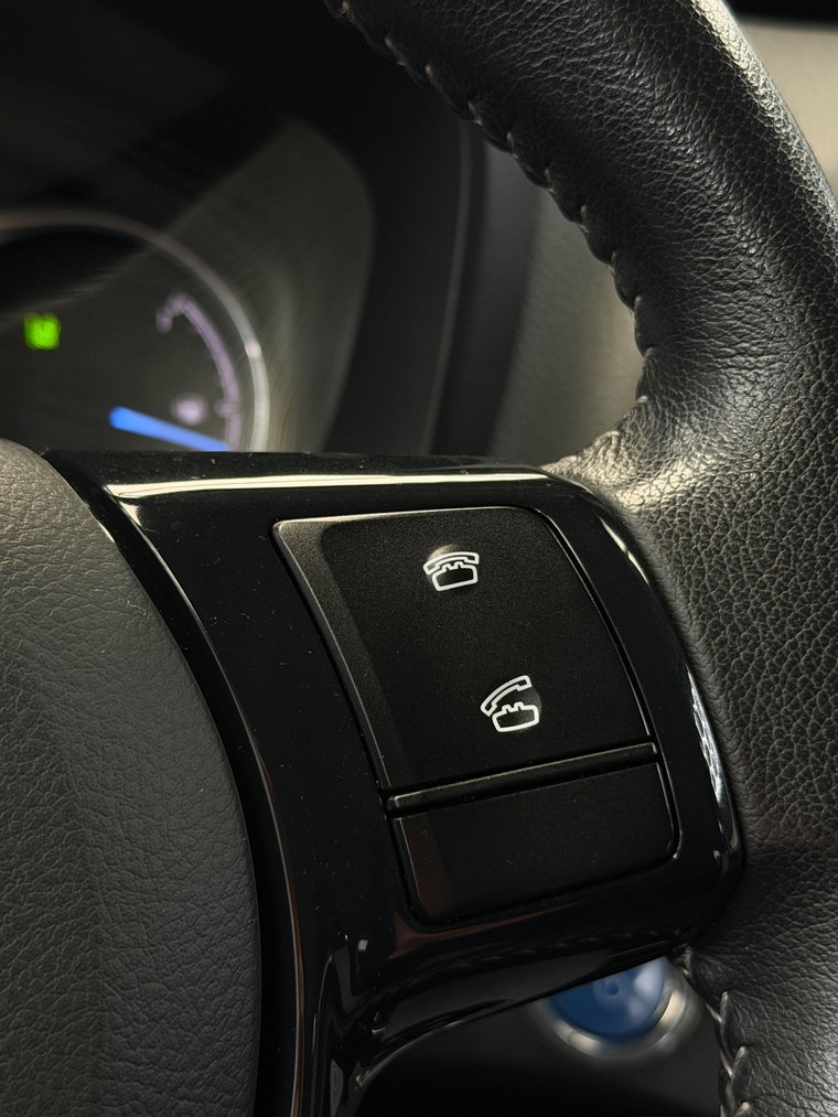 Vehicle Image 25
