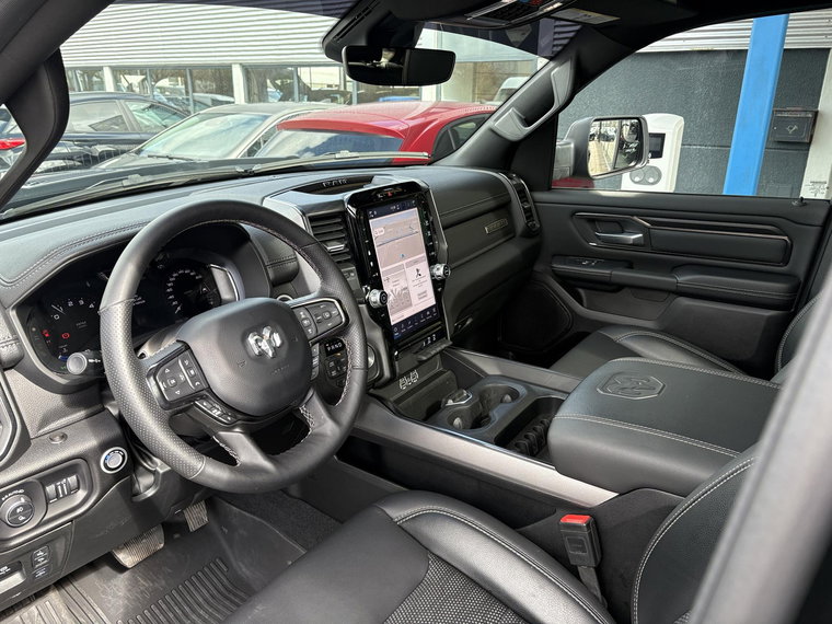 Vehicle Image 22