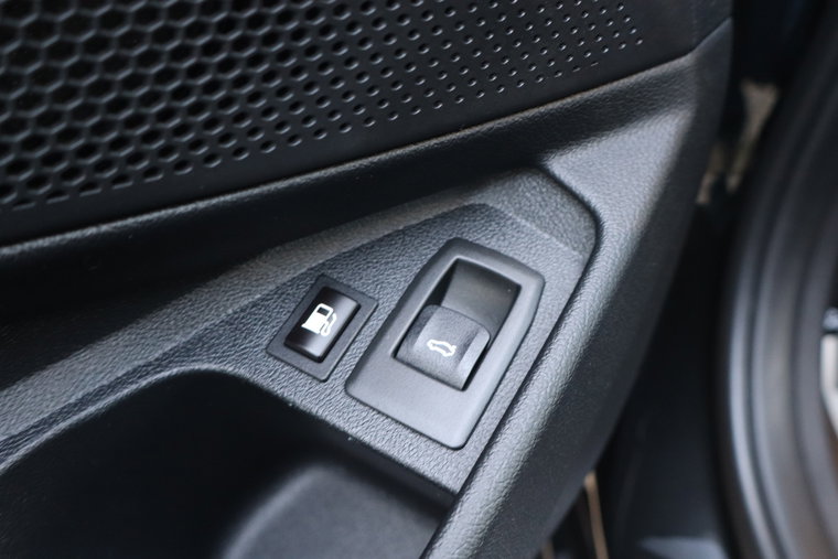 Vehicle Image 38