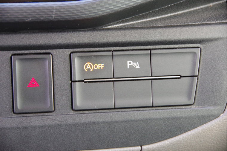 Vehicle Image 25