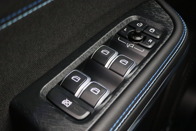 Vehicle Image 33