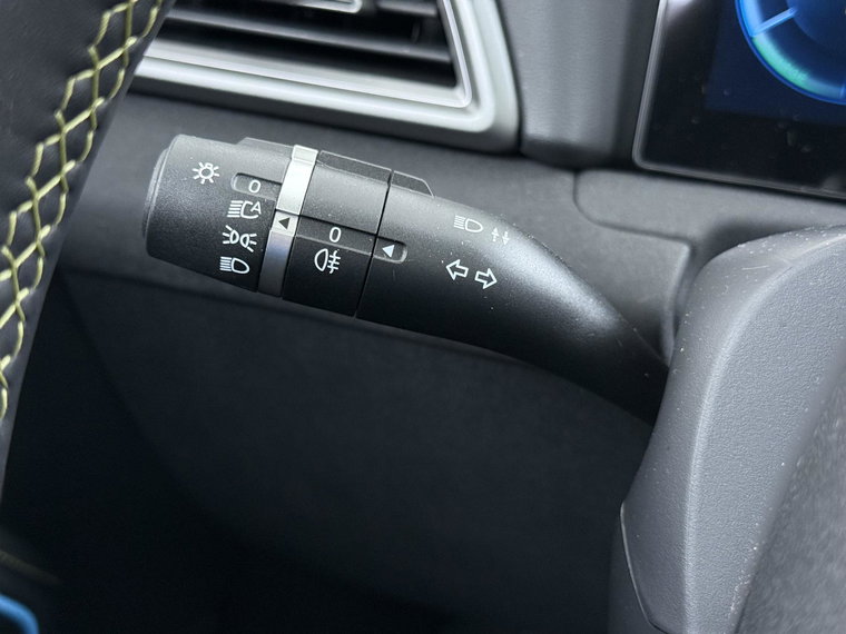 Vehicle Image 25