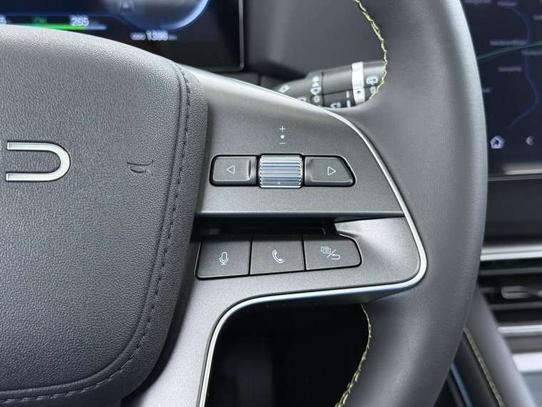 Vehicle Image 28