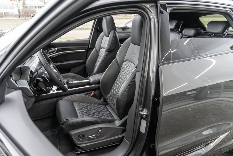 Vehicle Image 19