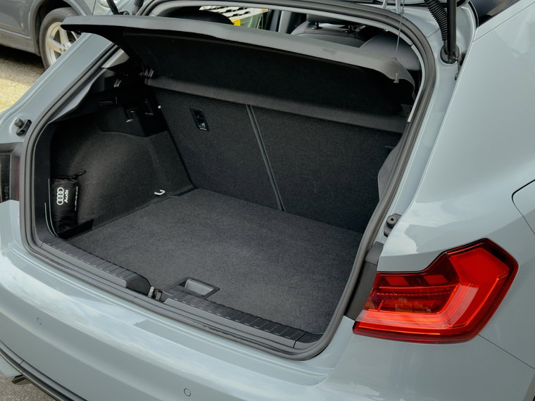 Vehicle Image 30