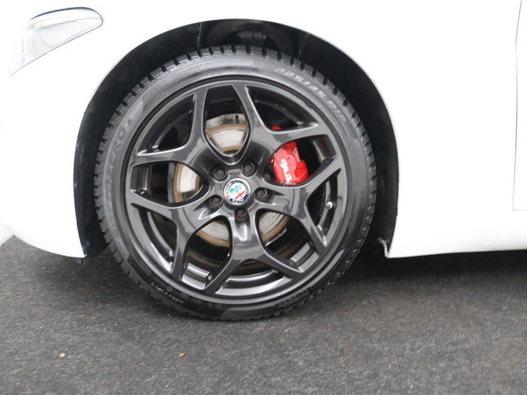 Vehicle Image 23