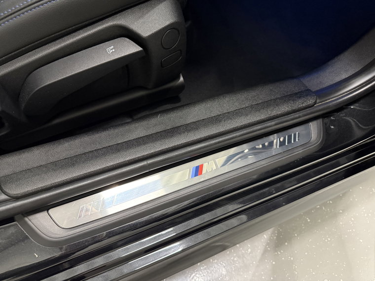 Vehicle Image 52