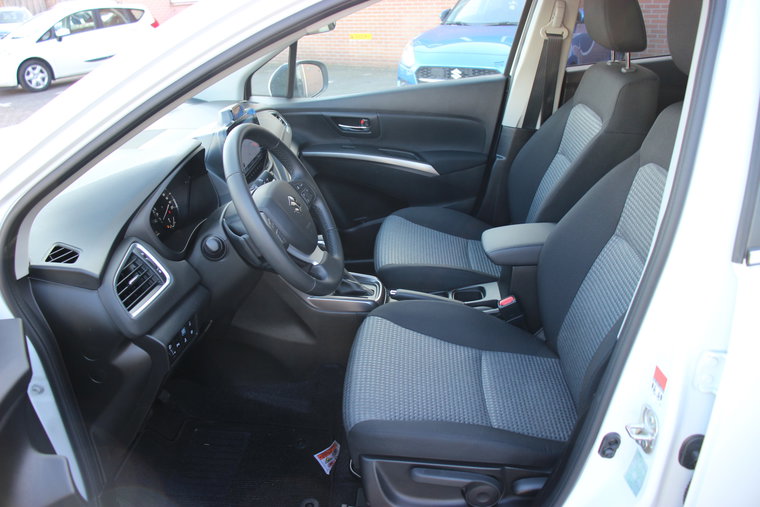 Vehicle Image 11