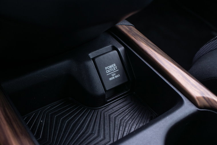 Vehicle Image 25