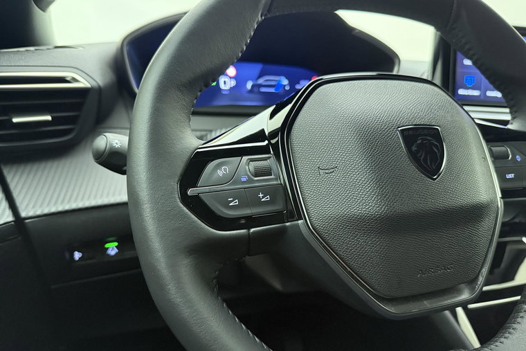 Vehicle Image 26