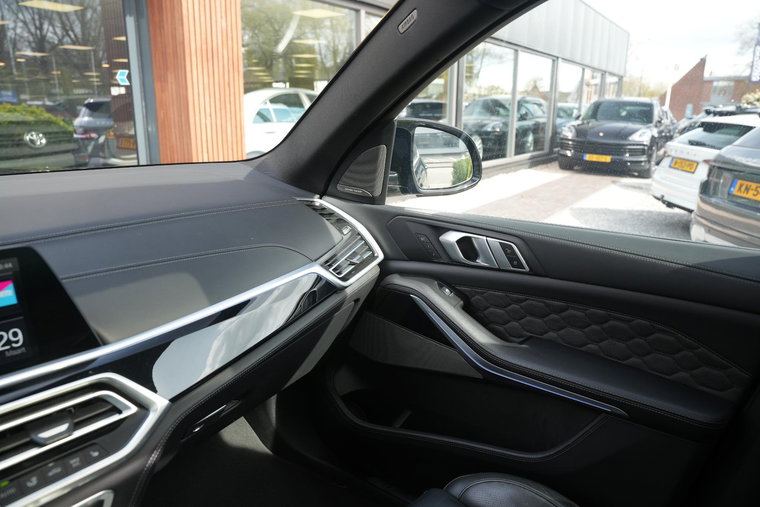 Vehicle Image 37