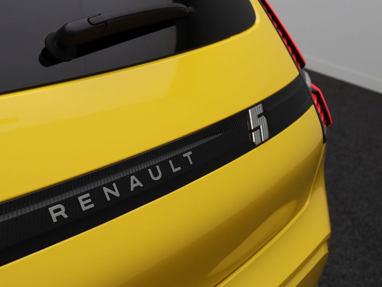 Vehicle Image 42