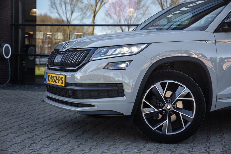 Vehicle Image 8