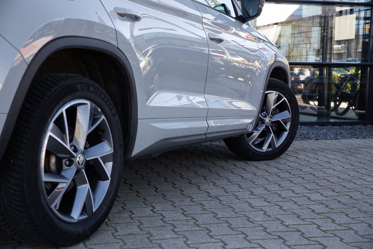 Vehicle Image 9