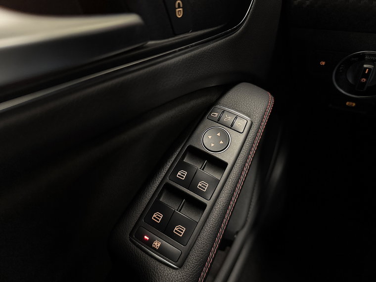 Vehicle Image 33
