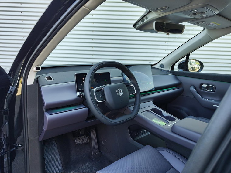 Vehicle Image 15