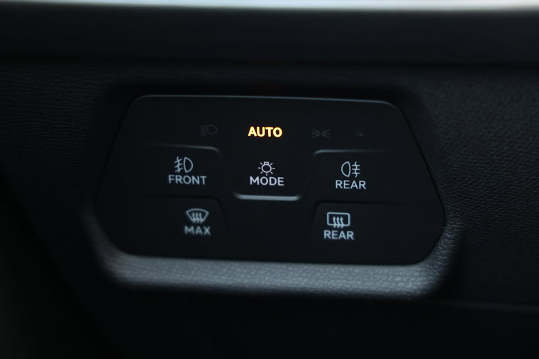 Vehicle Image 32