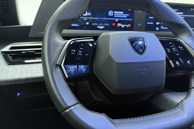 Vehicle Image 22