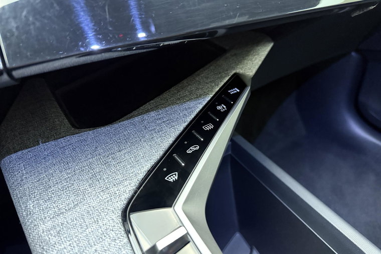 Vehicle Image 31