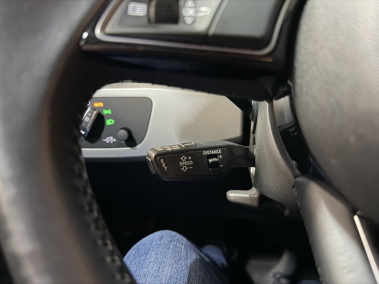 Vehicle Image 28
