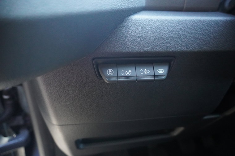 Vehicle Image 32