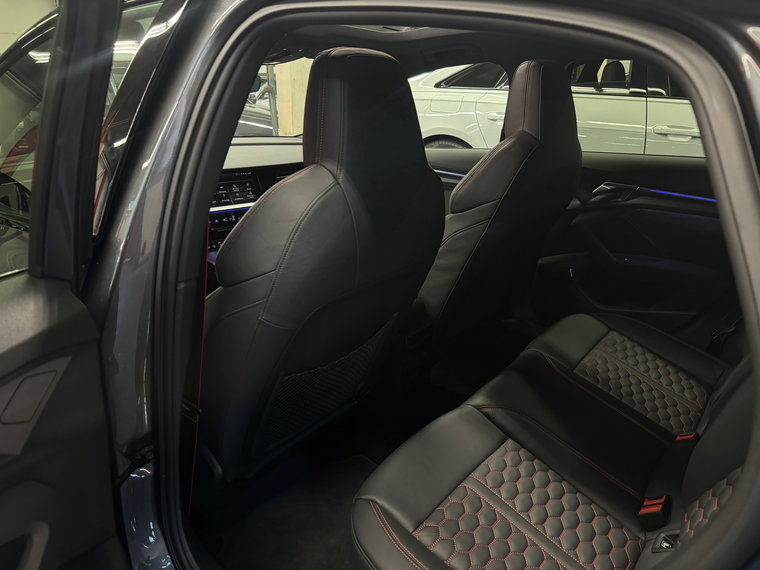 Vehicle Image 23