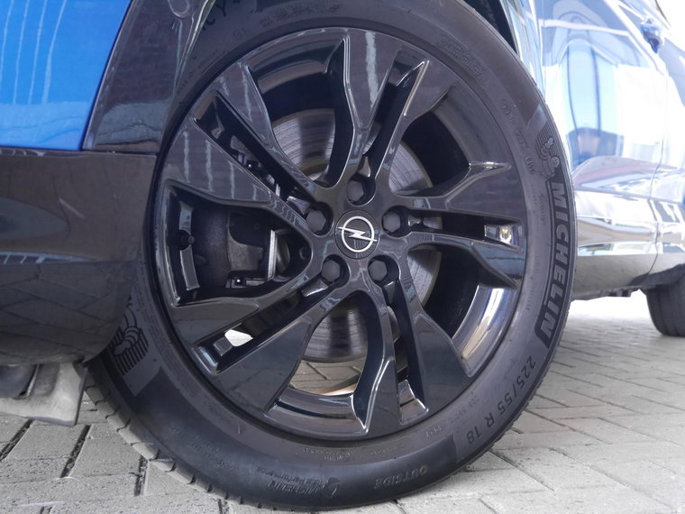 Vehicle Image 32