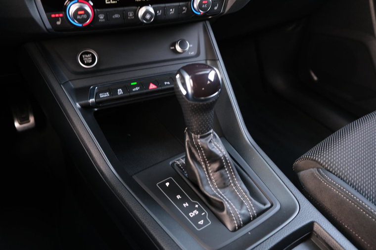 Vehicle Image 33