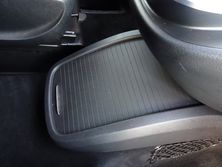 Vehicle Image 38