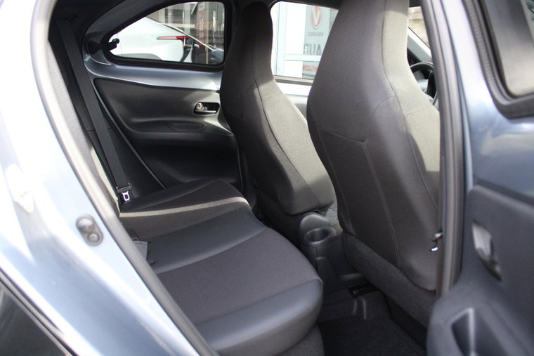 Vehicle Image 15