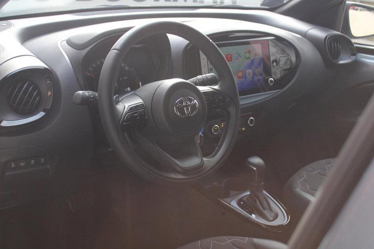 Vehicle Image 4