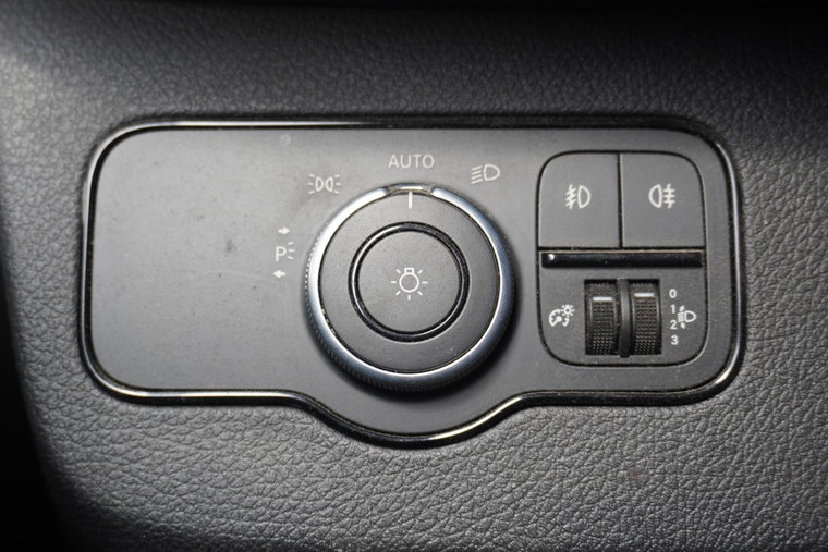 Vehicle Image 19