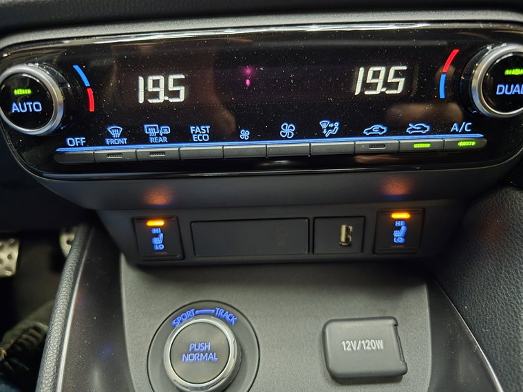Vehicle Image 14