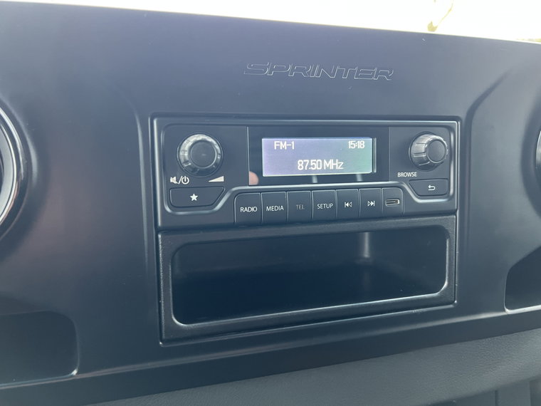 Vehicle Image 28