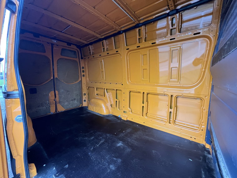 Vehicle Image 38