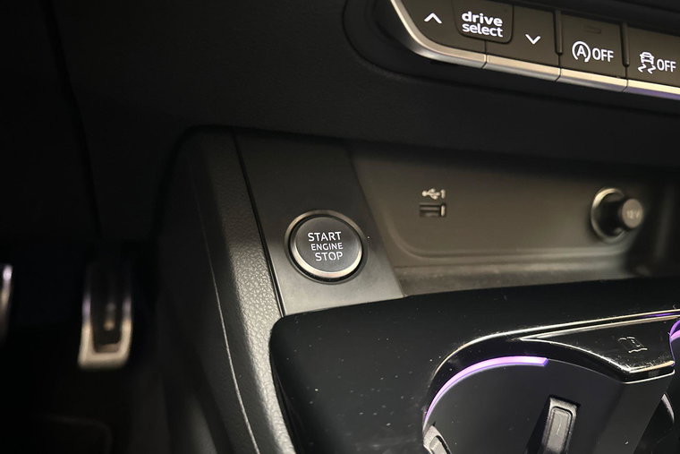 Vehicle Image 30