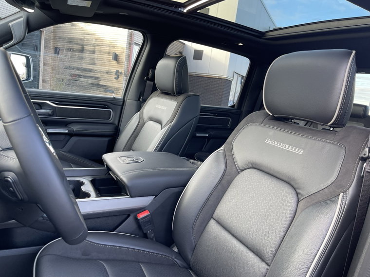 Vehicle Image 21