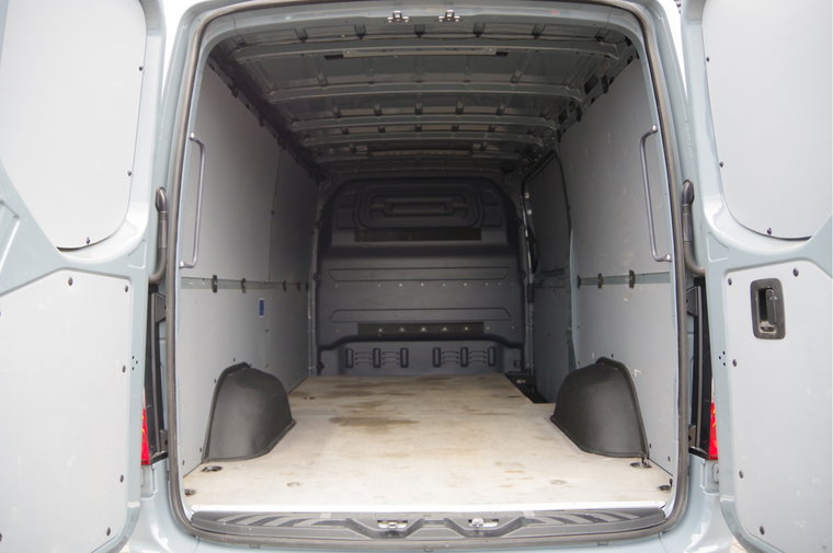 Vehicle Image 9