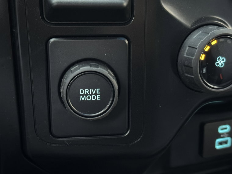 Vehicle Image 24